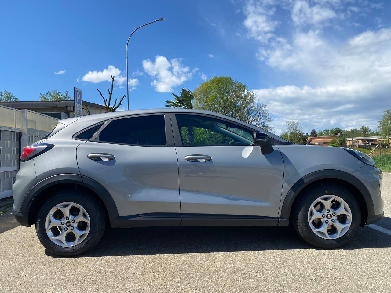 FORD PUMA 1.0 BENZINA - CONNECT   1.0 BENZ. – 69 kw  Immatricolazione 11/2013 Km totali: 77.000 EURO 6D  Cambio MANUALE 6M