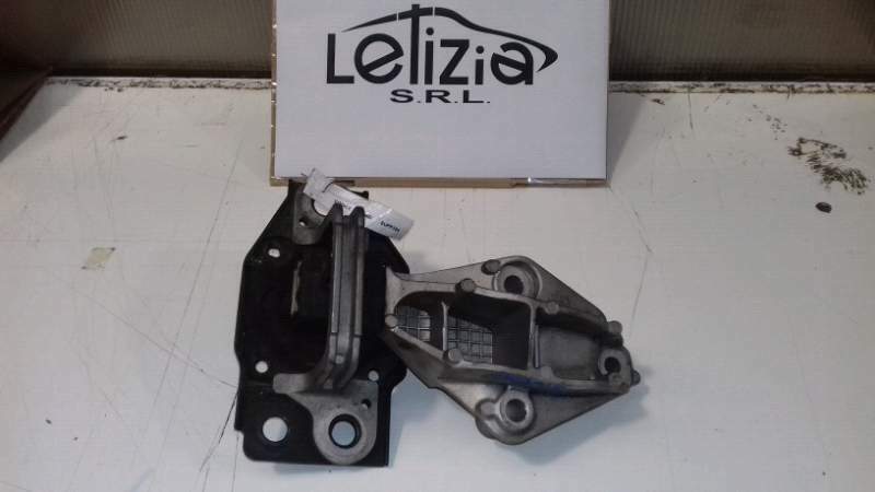 Supporto motore usato Renault Megane 1.5 dci del 2005