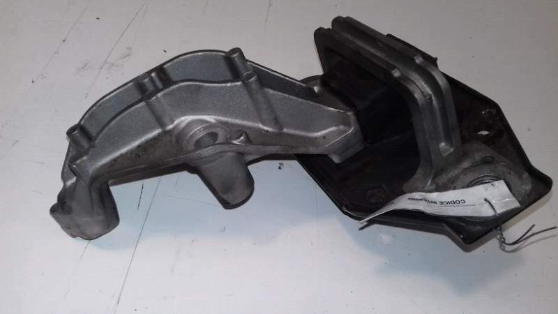 Supporto motore usato Renault Megane 1.5 dci del 2005