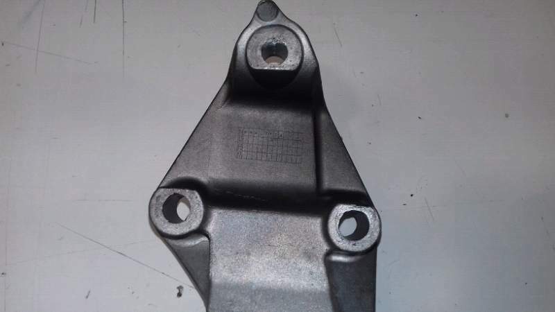 Supporto motore usato Renault Megane 1.5 dci del 2005