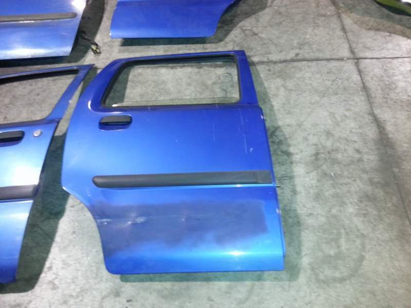 Portiera post. Dx opel agila del 2003 .