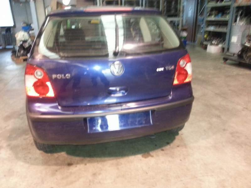 Volkswagen polo demolita per ricambi anno 2003