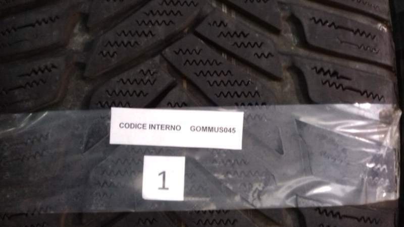 N&deg;2 gomme invernali al 60% Dunlop SP Winter 245/45 R18 96V GOMMUS045