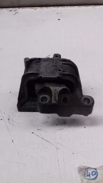 Supporto motore seat altea xl 1.9tdi 2008 cod:1K0199262