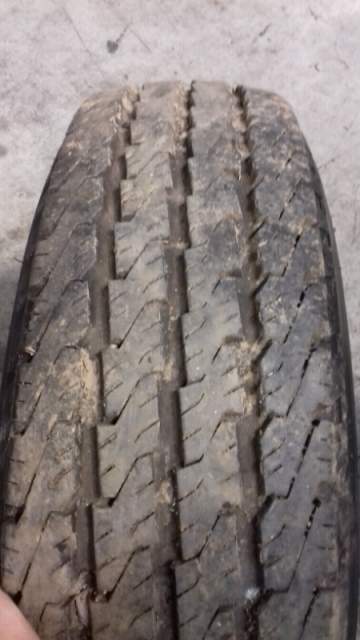 Gomma usata al 98% DURO CARGOPRIMA 215/75 R16 113/111 - GOMMUS013