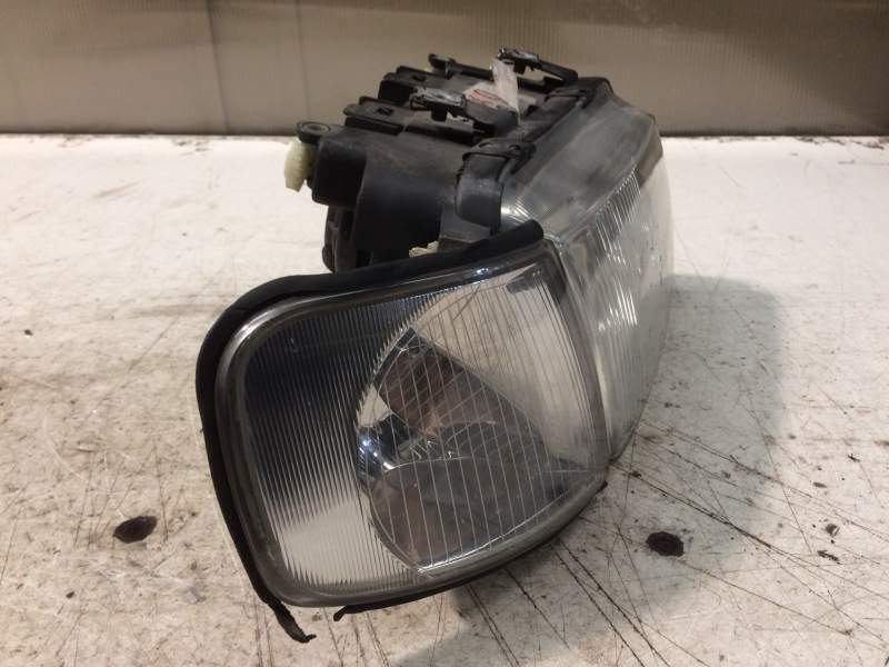 Faro anteriore dx AUDI A3 1.6b 3p &quot;2000&quot; - FANU425