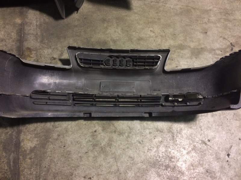 Paraurti anteriore AUDI A3 1.6b 3p 2000