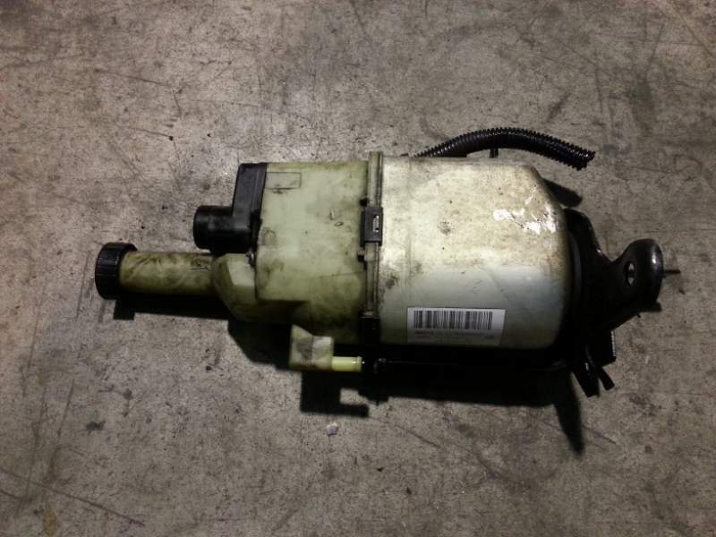 Pompa idroguida elettronica Opel astra 1.7 td cod.9226480