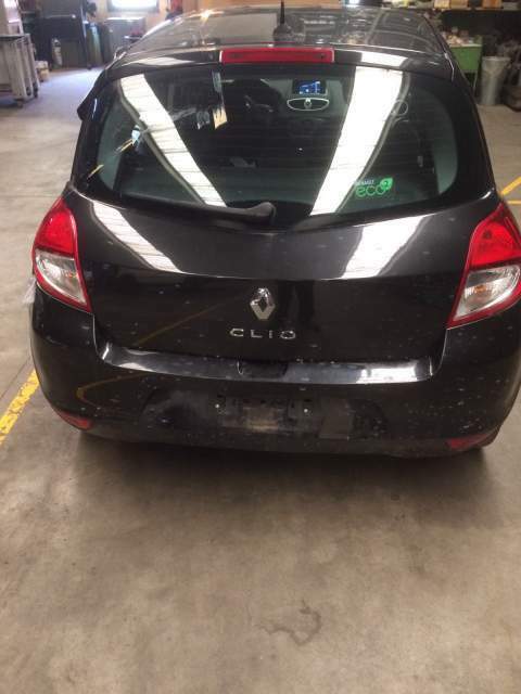 RENAULT CLIO 1.2b 5p &quot;2011&quot; per ricambi