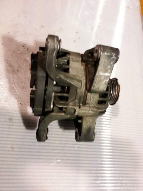 Alternatore Opel corsa 1.0 3cilindri cod bosch 0124225018 70A