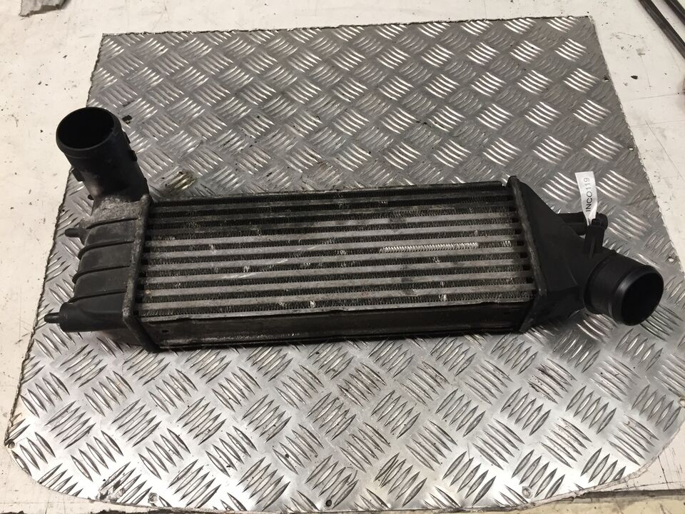 Intercooler usato Lancia phedra 2.2 jtd 870229HE COD INTERNO INCO119