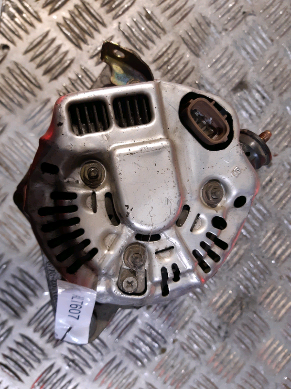 Alternatore Toyota yaris 1.0b ALT607 27060-0J040