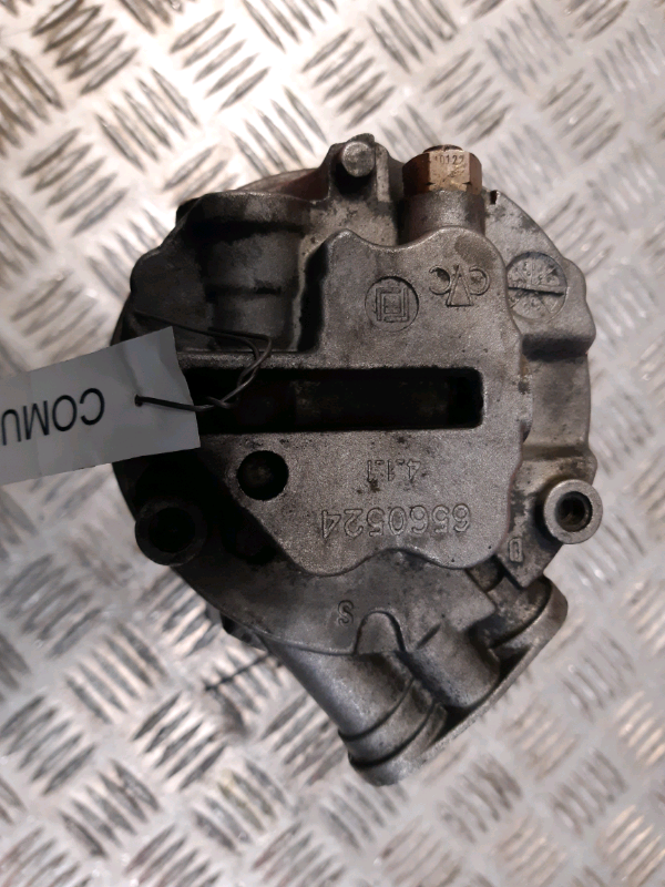 Compressore clima Opel corsa 1.0b COMU336 041011352