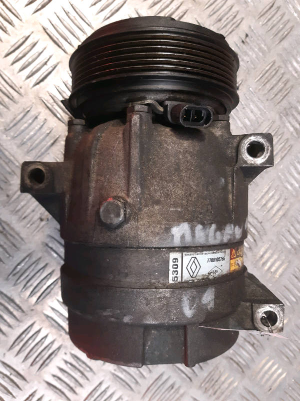 Compressore clima Renault megane 1.9dci COMU406 1135309