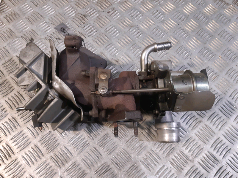 Turbina usata Dacia sandero 1.5dci 2011 TB233 54359710028