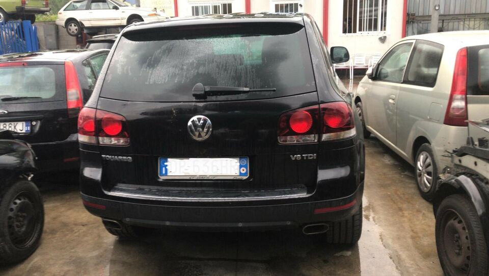 VW Touareg 3.0 TDI V6 anno 2009 per ricambi