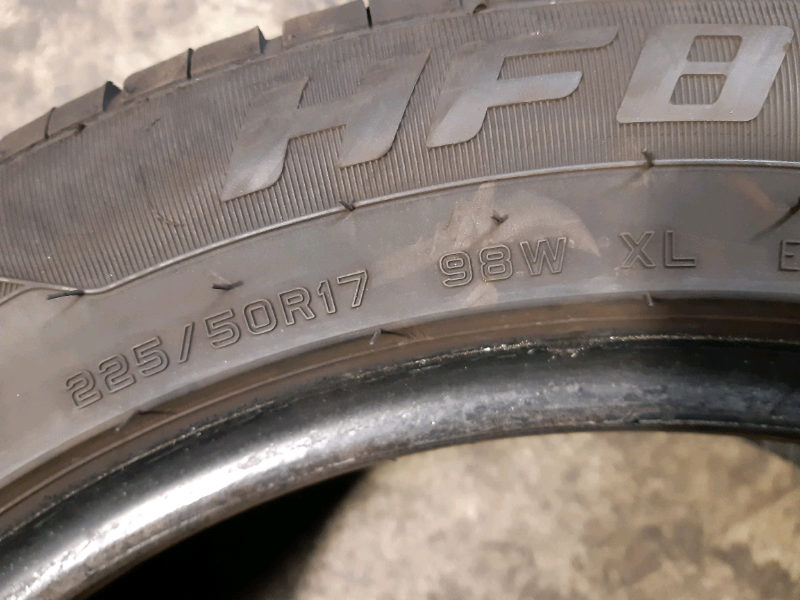 N. 2 gomme Hifly HF805 225 50 R17 98W