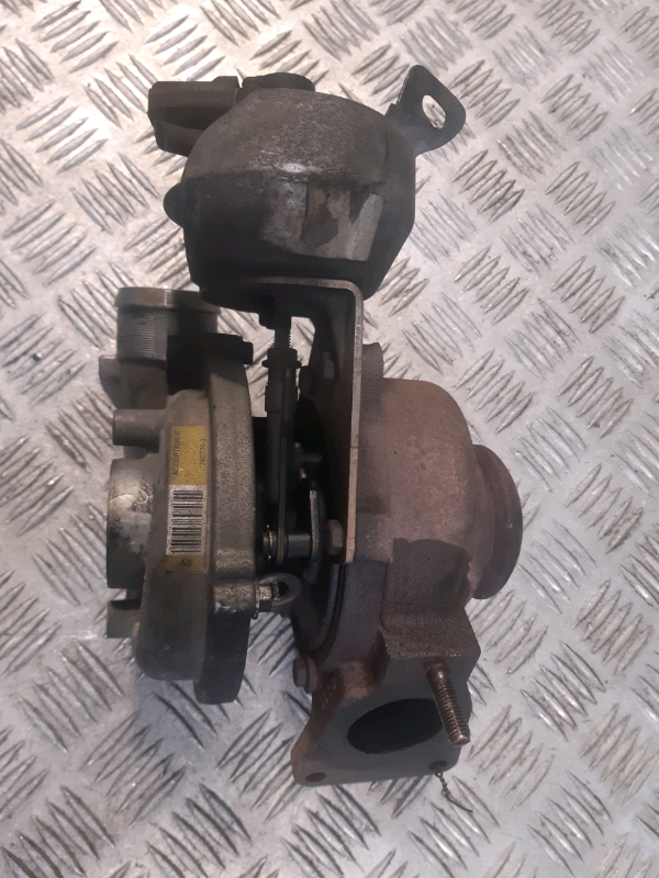 Turbina usata Volvo V50 2.0d 2008 TB249 760774-3