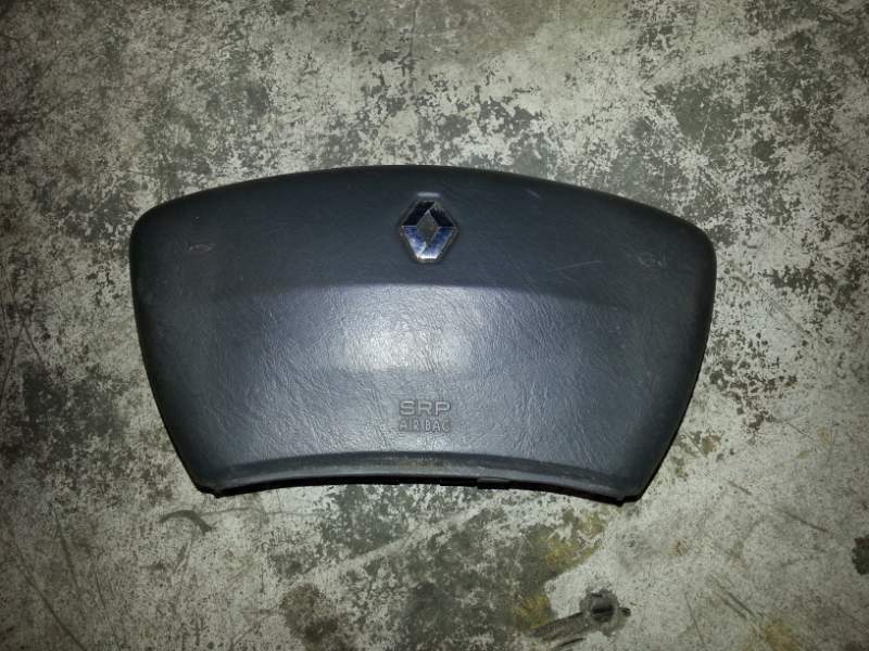 Airbag volante di un Renault master tds del 2005 cod 8200136331B