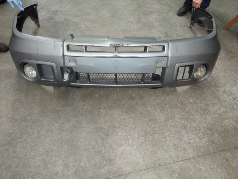 Paraurti anteriore Renault scenic RX4 del 2003 col grigio