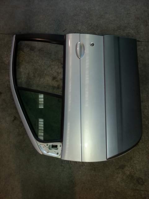 Portiera ant.sx di una Renault scenic RX4 del 2003 col grigio ch