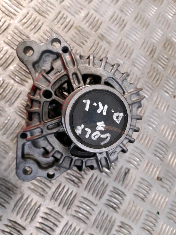 Alternatore usato Vw golf 7 1.0 Tb ALT656 04E903015