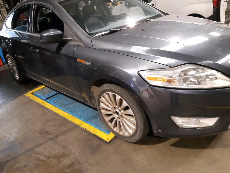 Ford mondeo 2.0tdci berlina anno 2012 demolita per ricambi