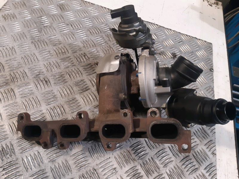 Turbina usata Vw golf 6 1.6 tdi 2012 TB268 03L253016T