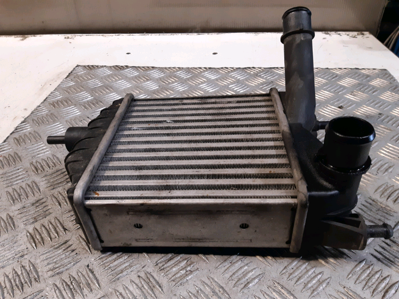 Radiatore intercooler usato Lancia Ypsilon 1.3MJ 2015 INCO175 84785000