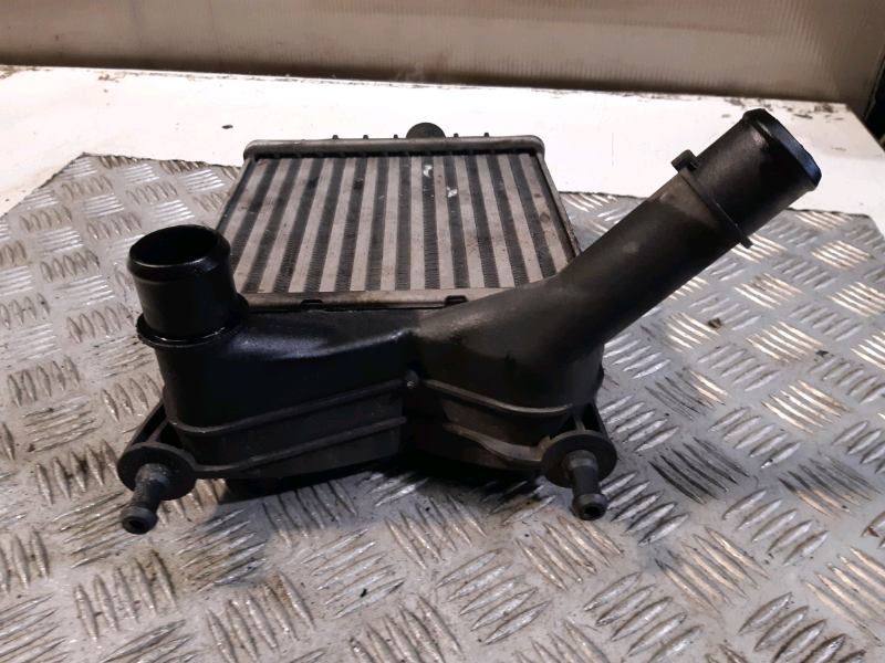 Radiatore intercooler usato Lancia Ypsilon 1.3MJ 2015 INCO175 84785000