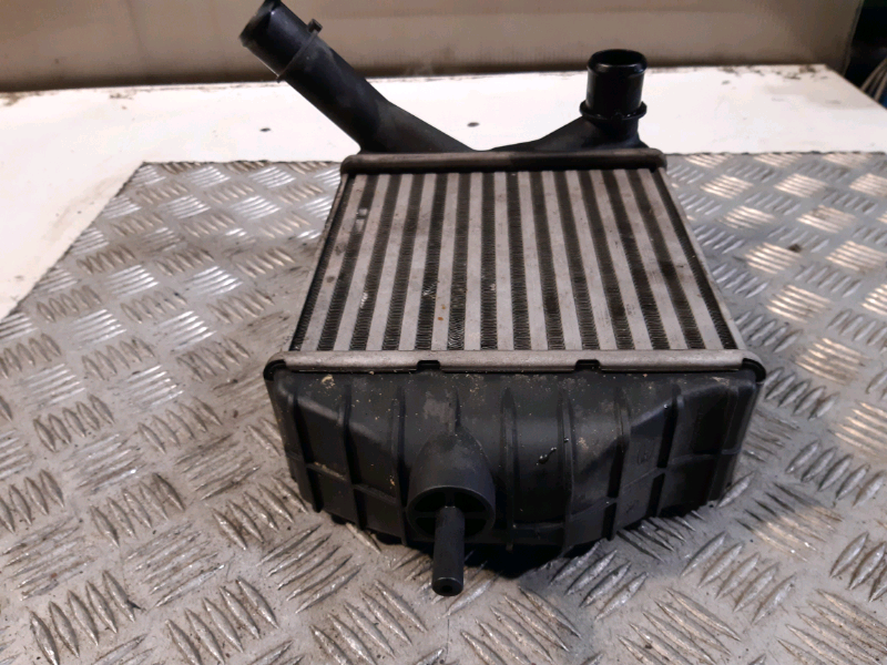 Radiatore intercooler usato Lancia Ypsilon 1.3MJ 2015 INCO175 84785000