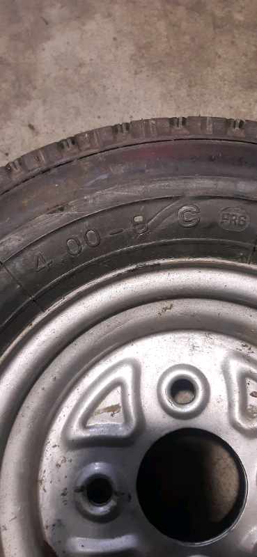 N.2 gomme Michelin 4.00 8C DOT237 con cerchi in ferro 4 fori GOMMUS221