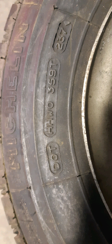 N.2 gomme Michelin 4.00 8C DOT237 con cerchi in ferro 4 fori GOMMUS221