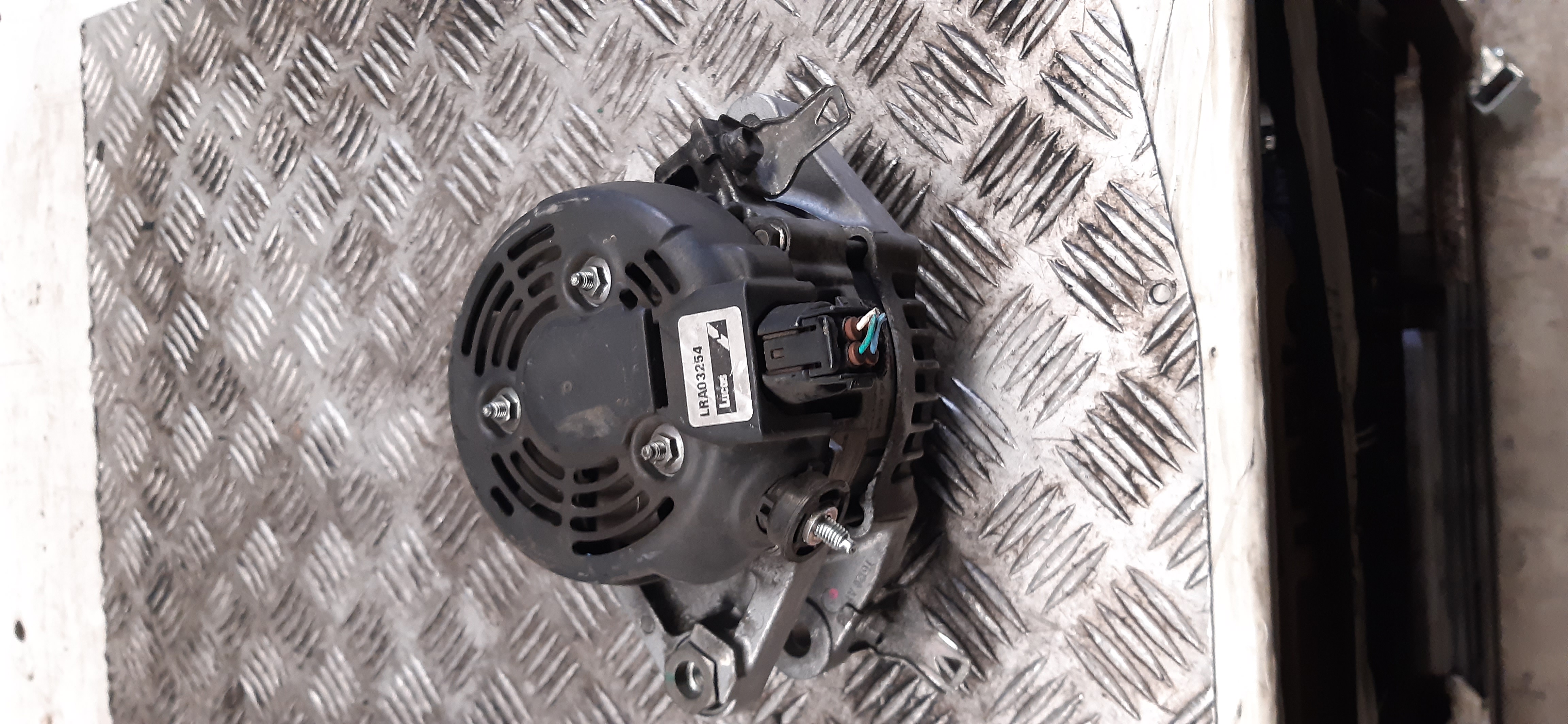 Alternatore Toyota Yaris 1.0b 2008 1KR 1042109240 ALT723