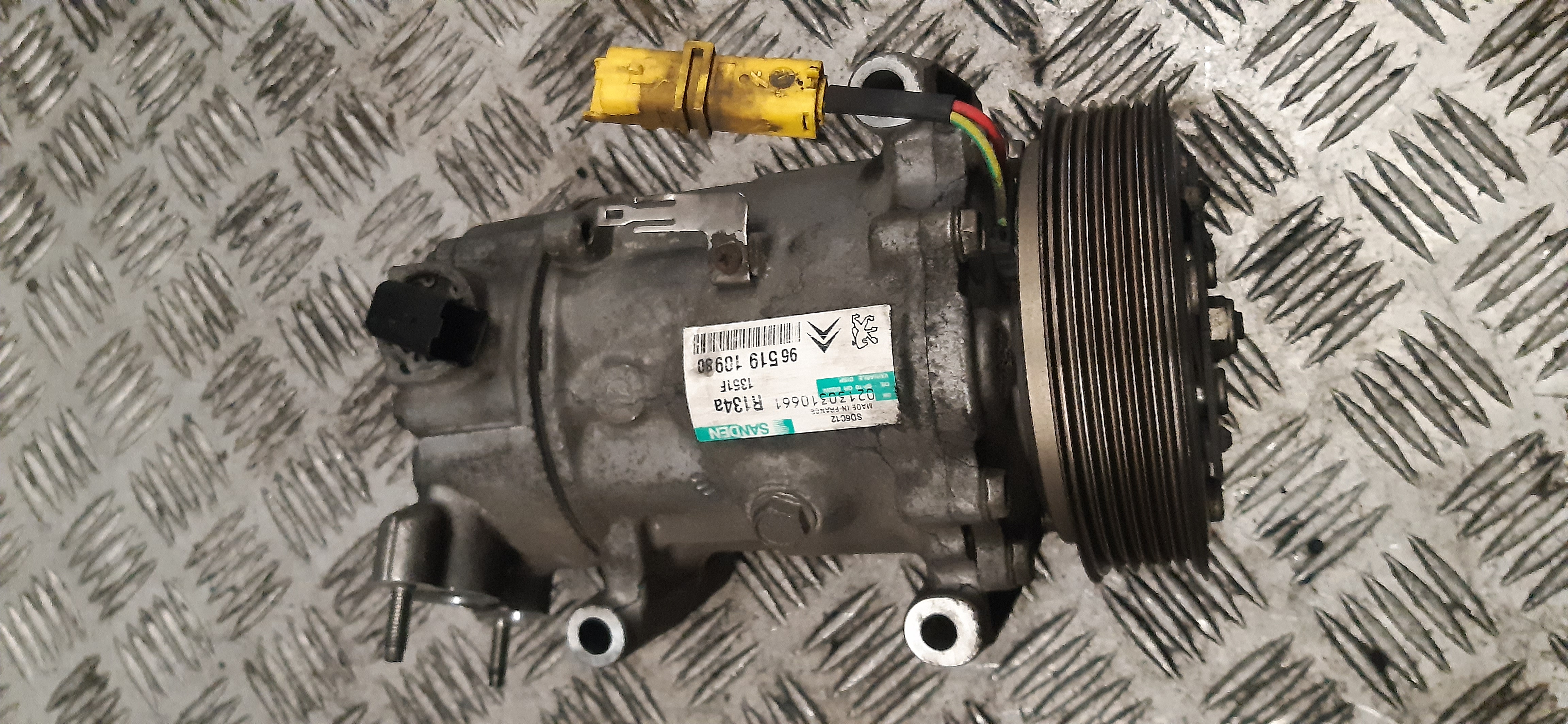 Compressore clima Citroen C4 1.6HDI 9HX 9651910980 COMU707