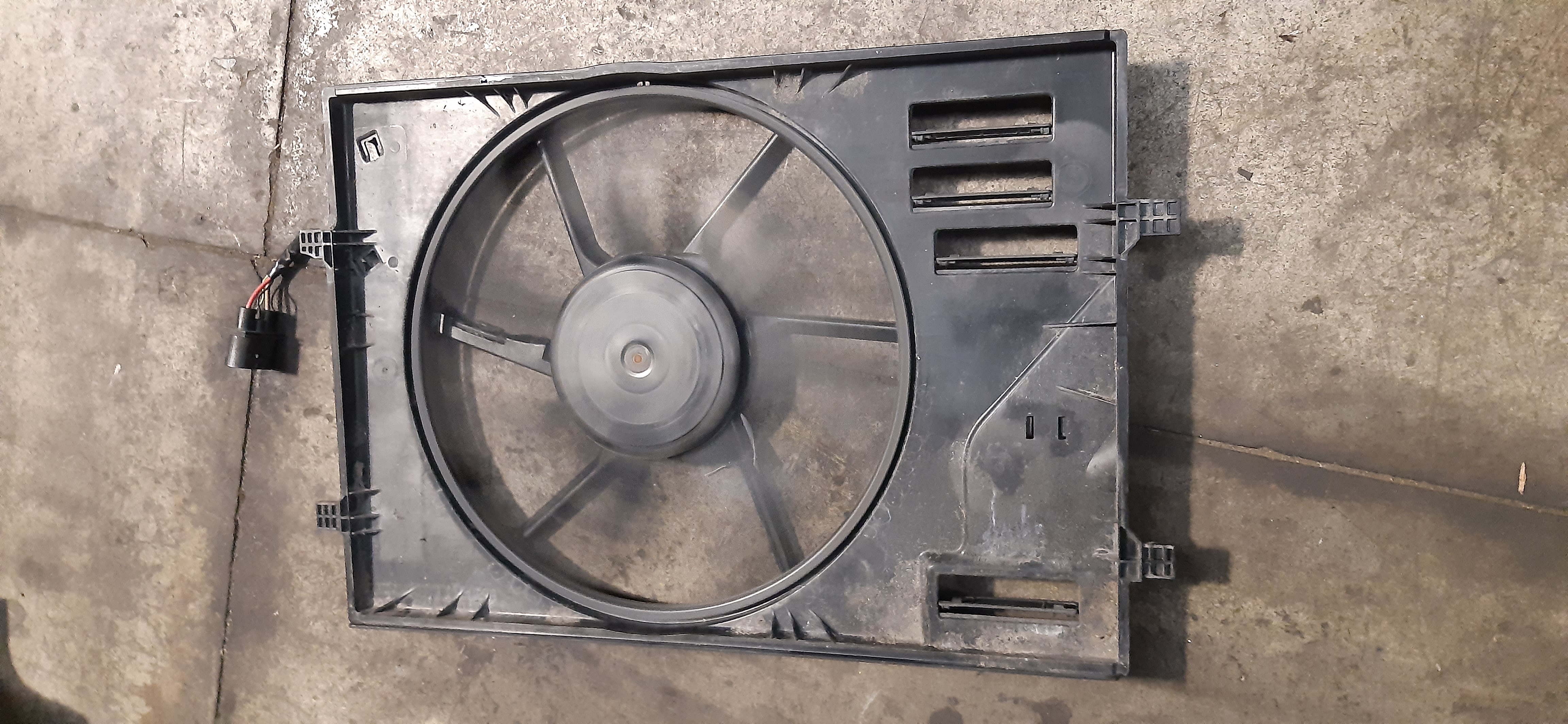 Ventola radiatore Audi A3 1.6TDI 2018 5Q012105 VRAD437