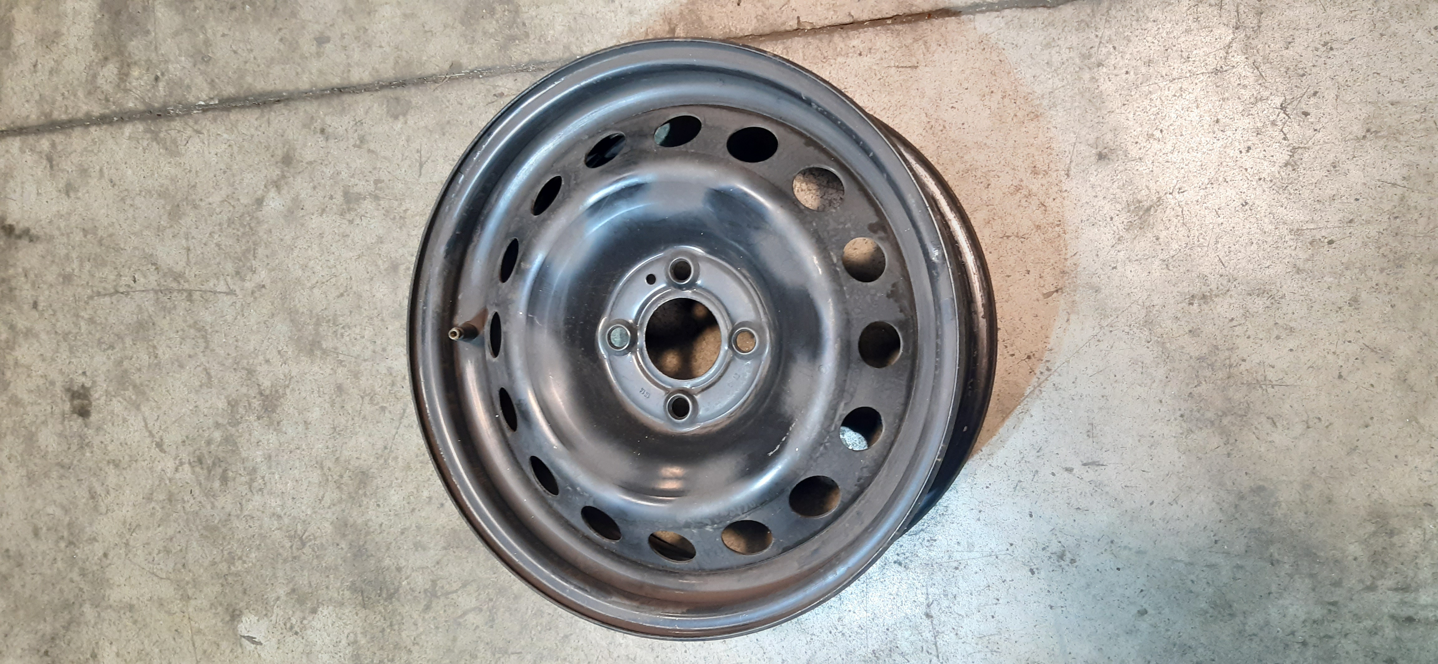 N.1 Cerchio in ferro 4 FORI Fiat 6JX15H2 ET40