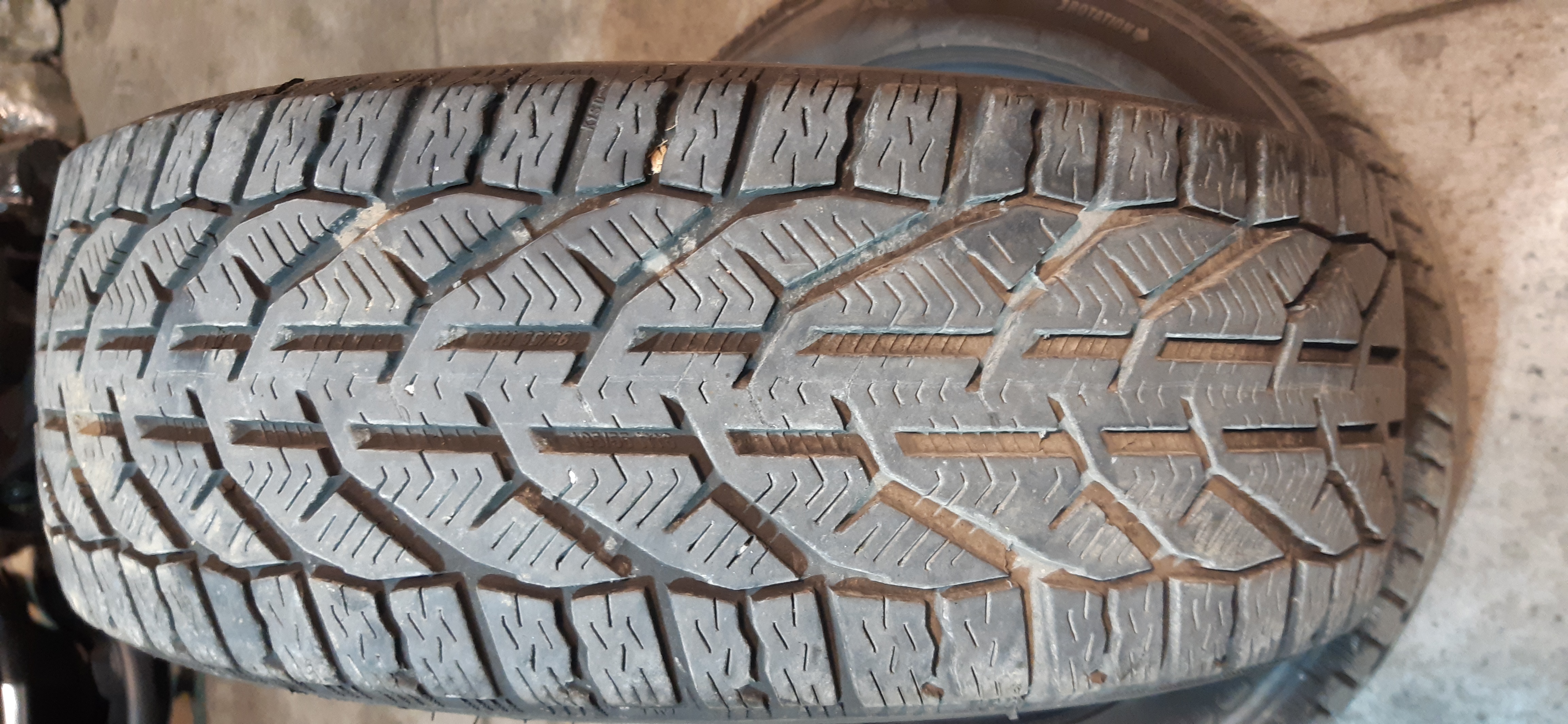 N.2 Gomme invernali TAURUS 195 55 R16 87H DOT3118 GOMMUS245