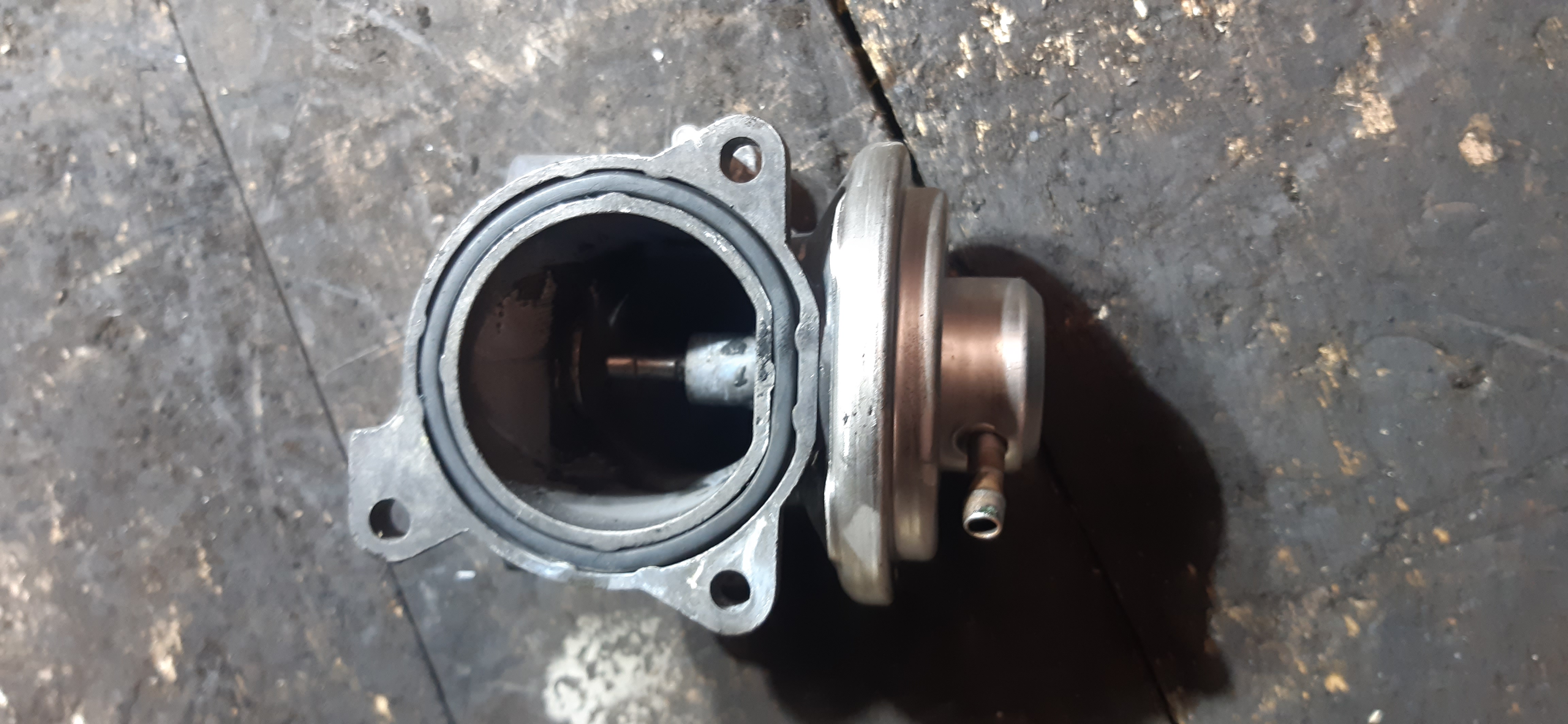 Valvola EGR VW Polo 1.4TB BNV 045129637A CF451