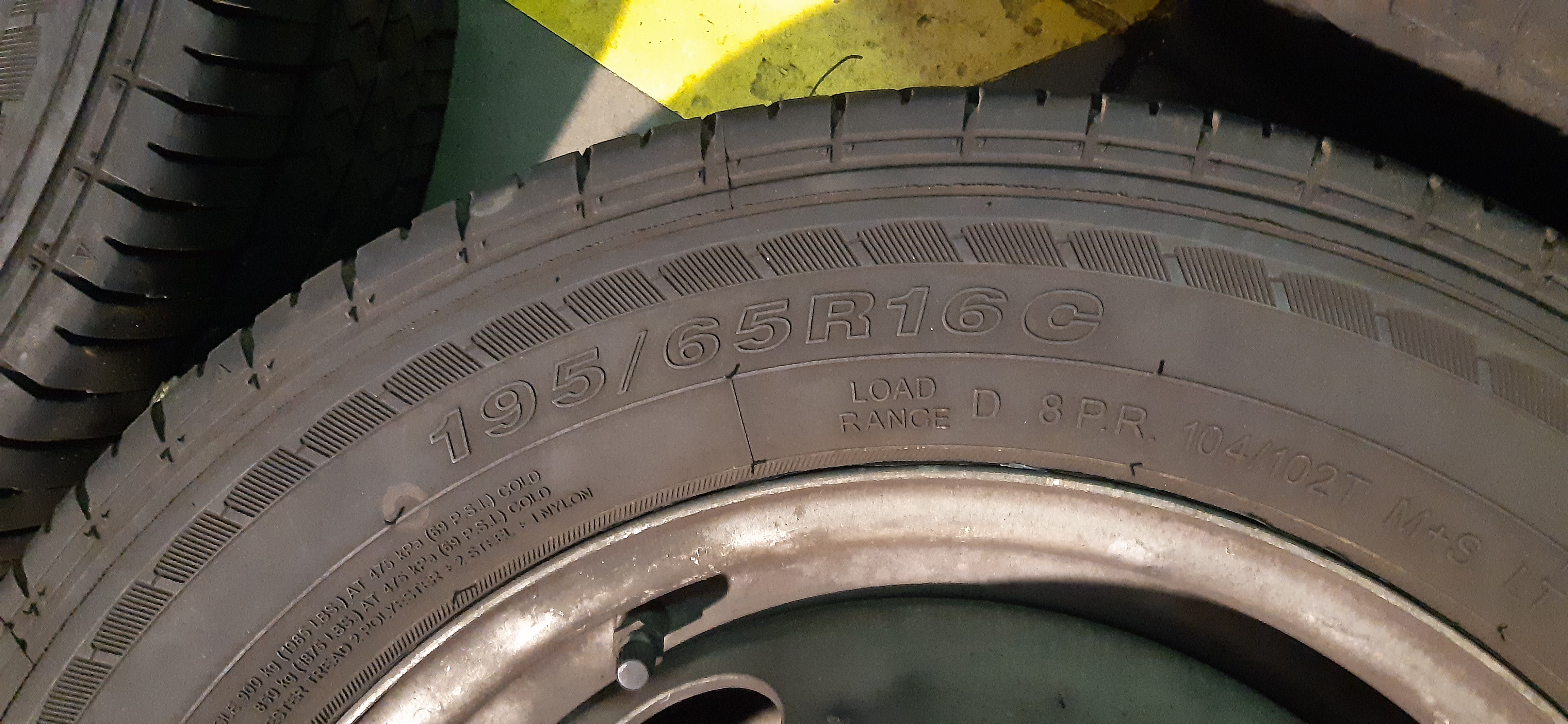 N.6 Gomme con cerchi estive 195/ 65 R16 C 5,5JKX16 Renault Mascott GOMMUS249