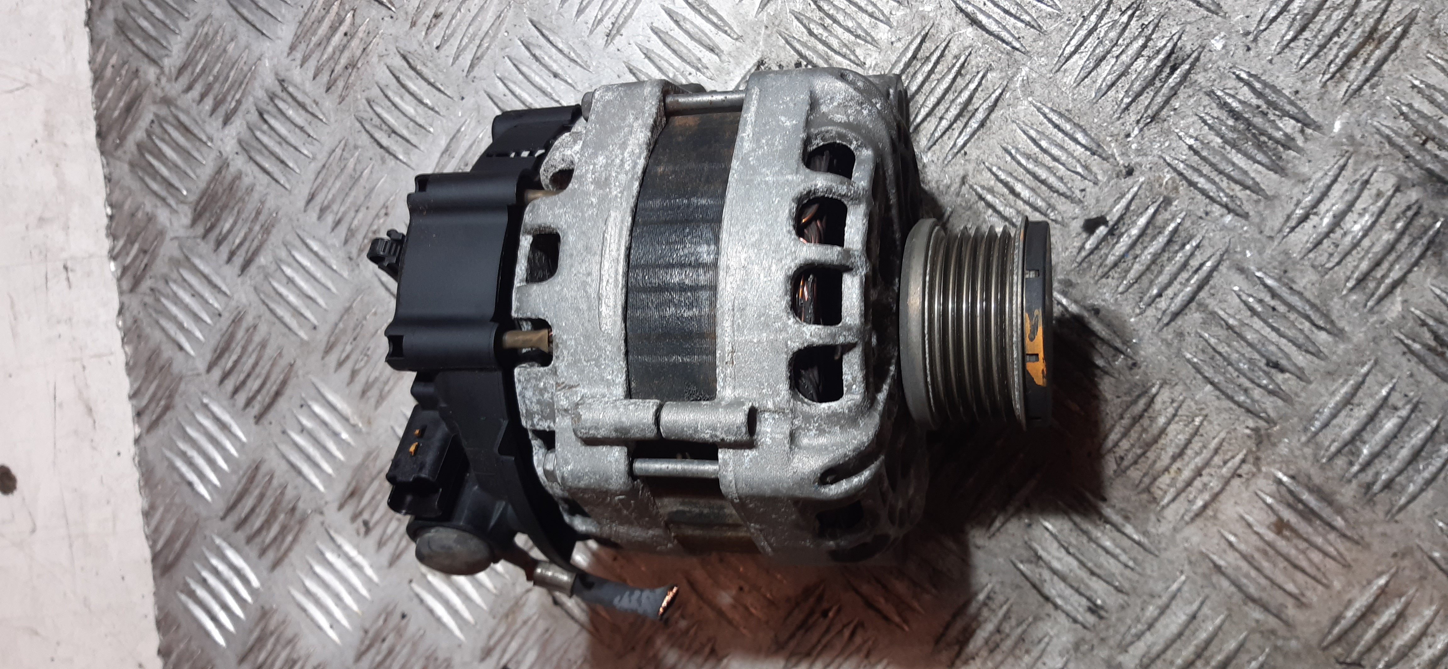 Alternatore Peugeot 208 1.2B 2019 HM05 9809391880 ALT773