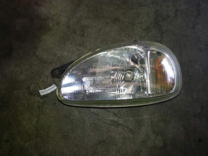 Faro anteriore sx usato OPEL CORSA 1.0 del 1998