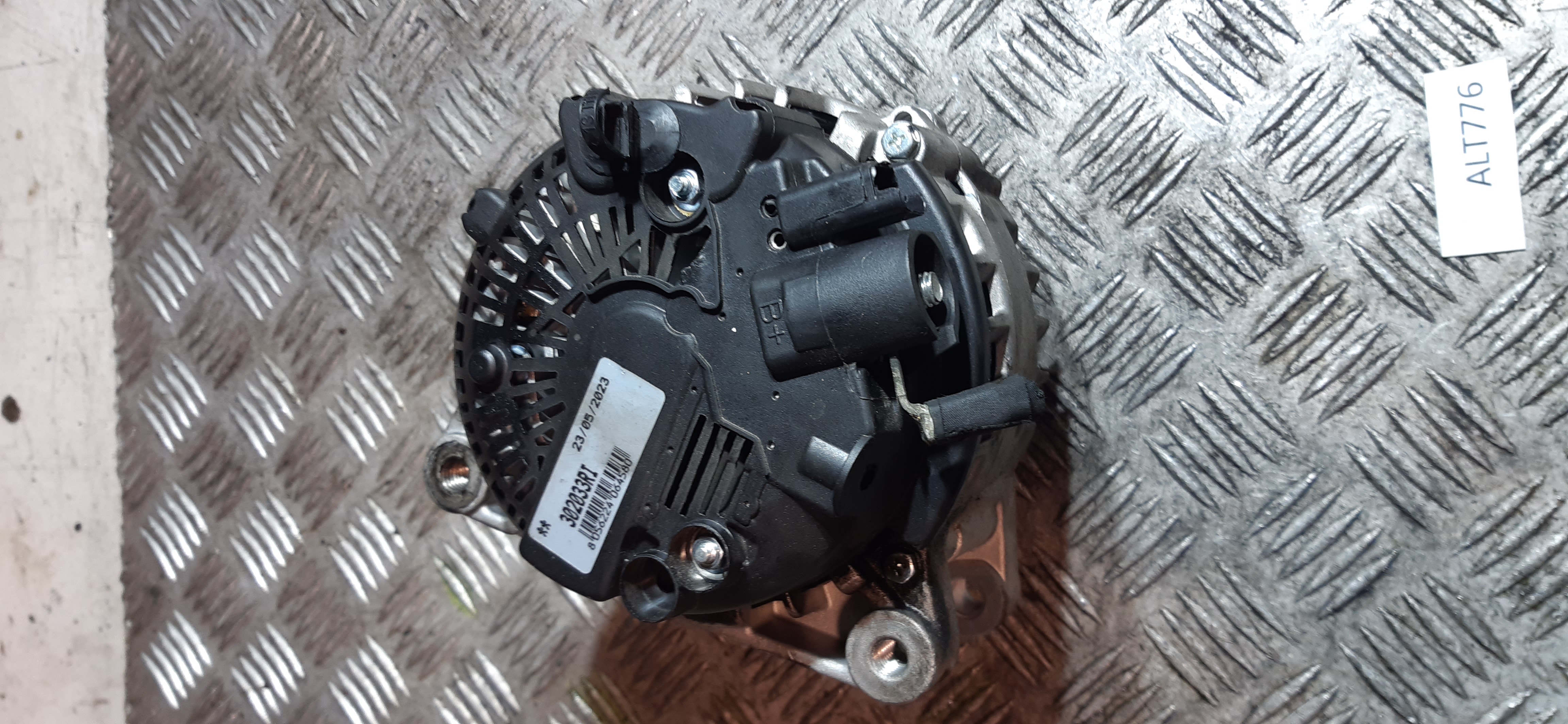 Alternatore Peugeot 208 1.4HDI 2014 8H01 302033RI ALT776