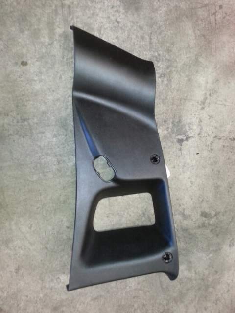 Plastica rivestim. mont. post sx jeep renegade latit. del 2015