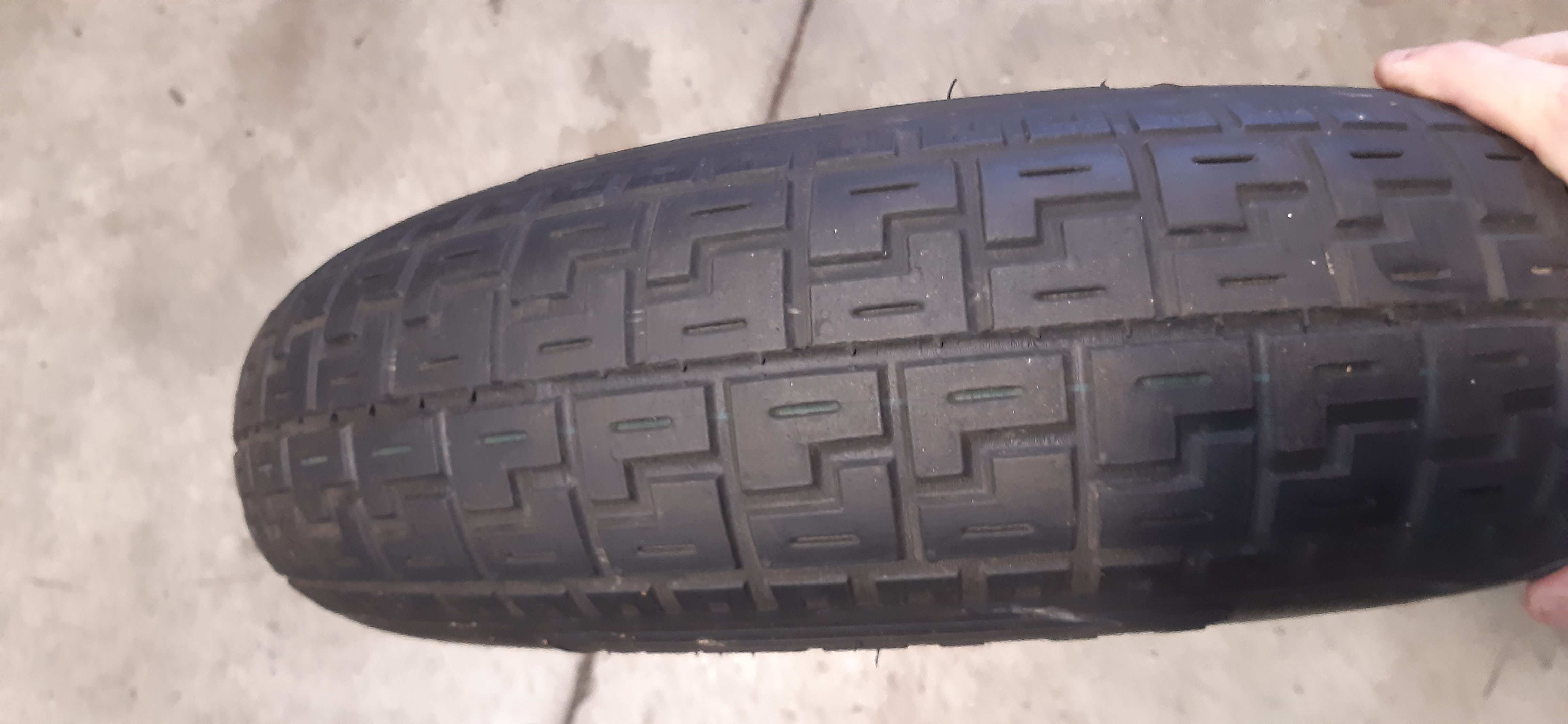 Ruotino di scorta completo di CRICK PIRELLI S135/80 B14 84M GOMMUS262