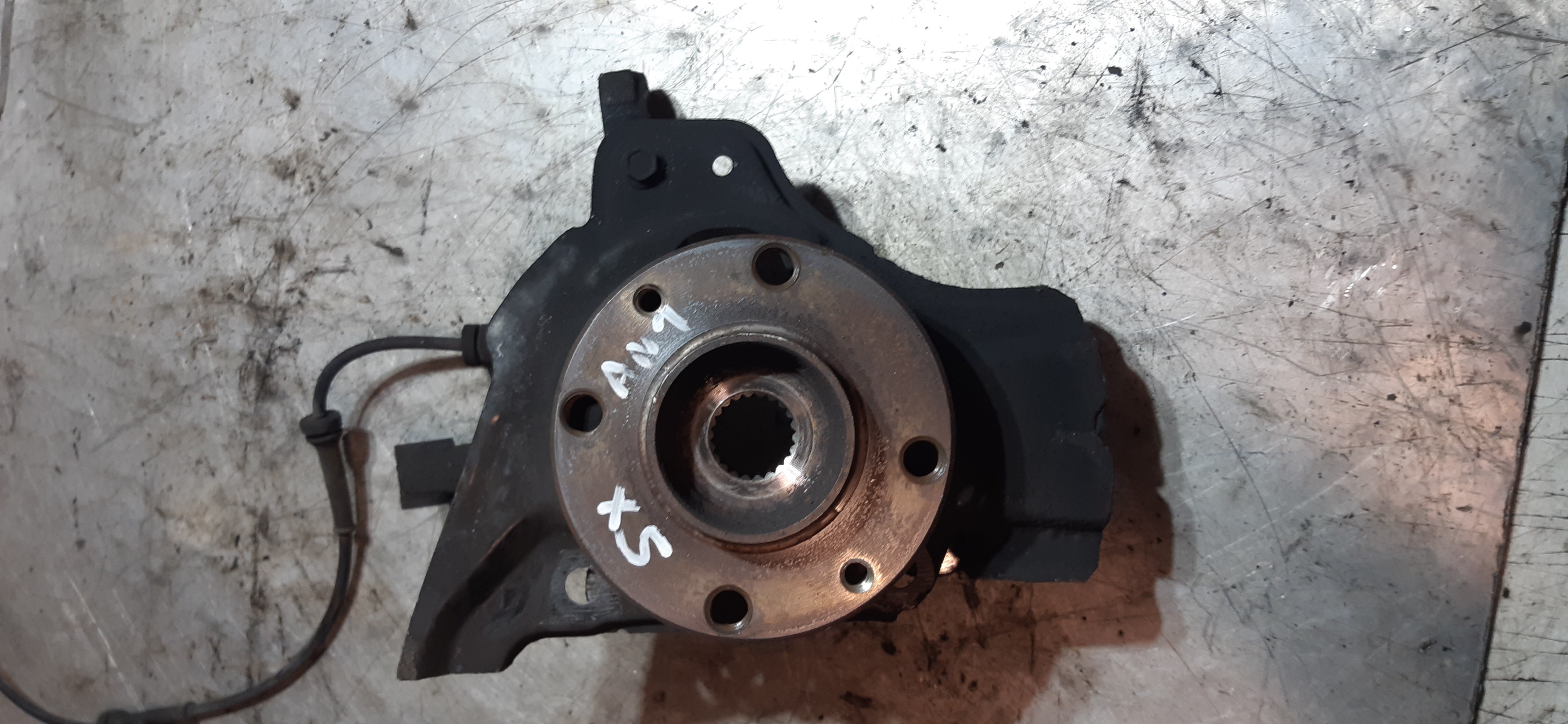 Mozzo Ant SX Fiat Punto 3° Serie 1.2B 2010 188A4000 MECC2529