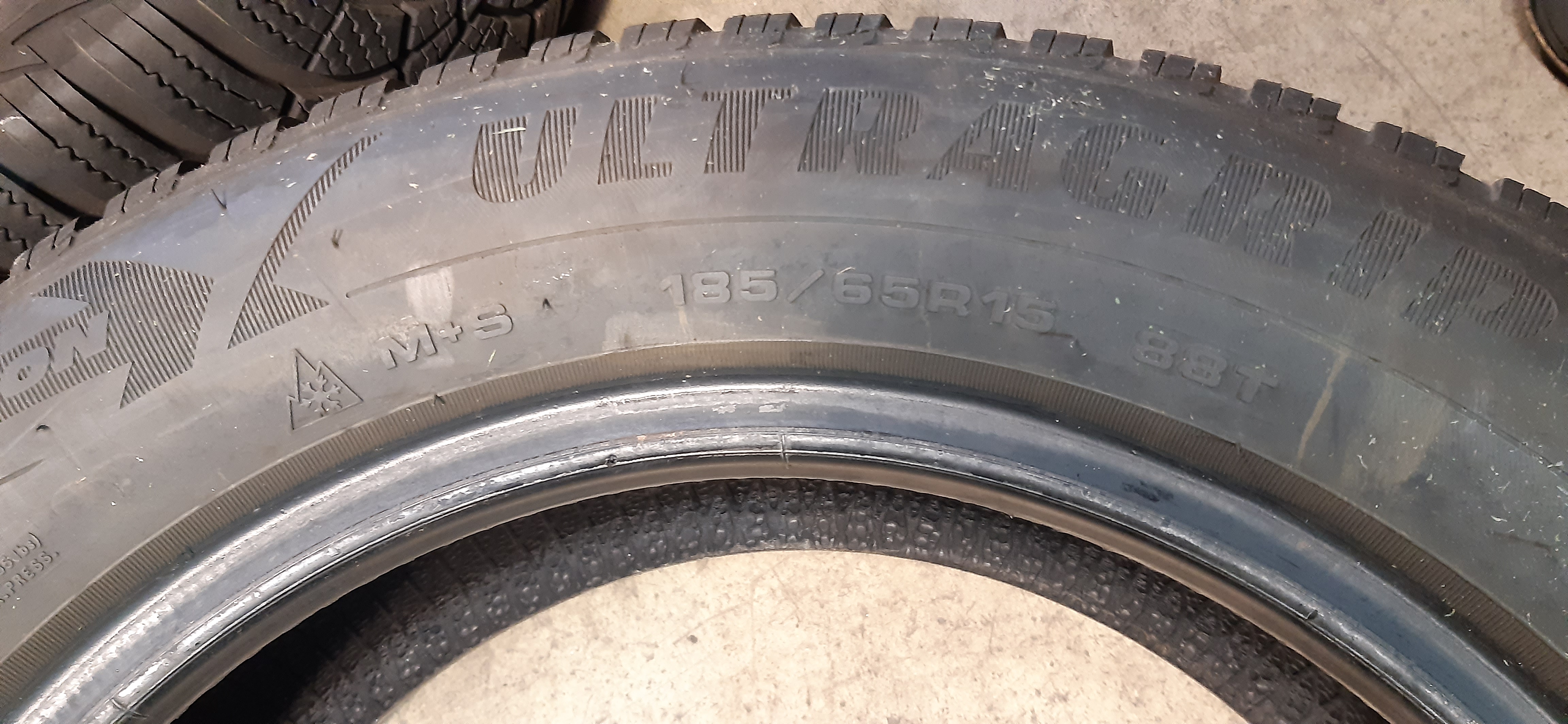 N.4 Gomme invernali GOOD YEAR 185/65 R15 88T DOT3421 GOMMUS264