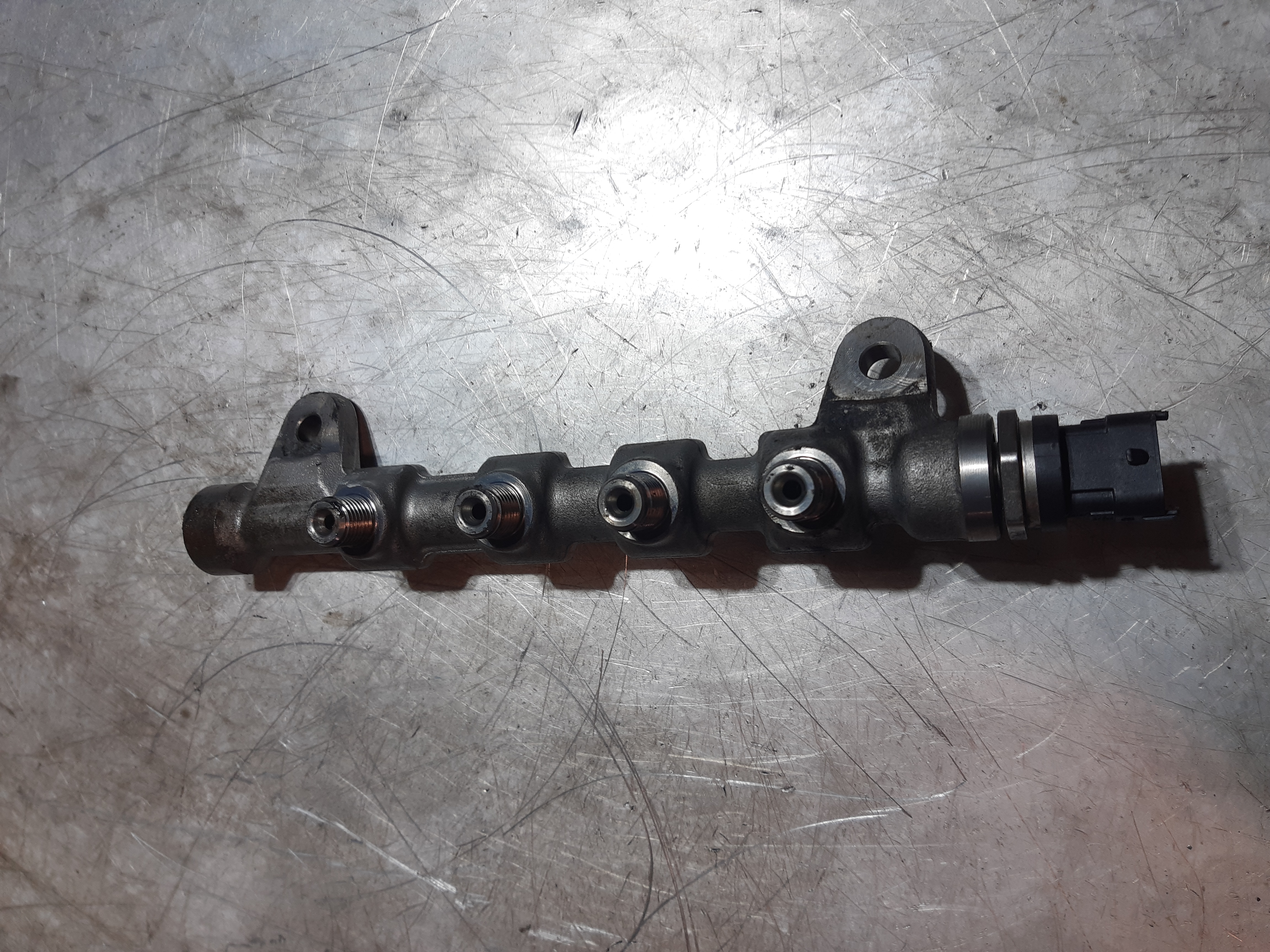 FLAUTO INIEZIONE FIAT / LANCIA / ALFA ROMEO 1.6MJ 0445214192