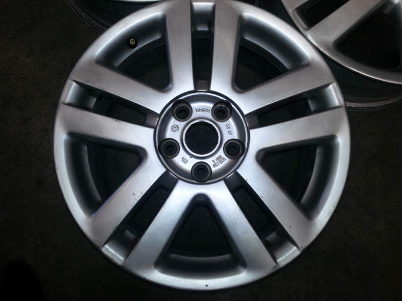 N&deg; 3 cerchi in lega da 17&quot; 5 fori per VW sharan 2010