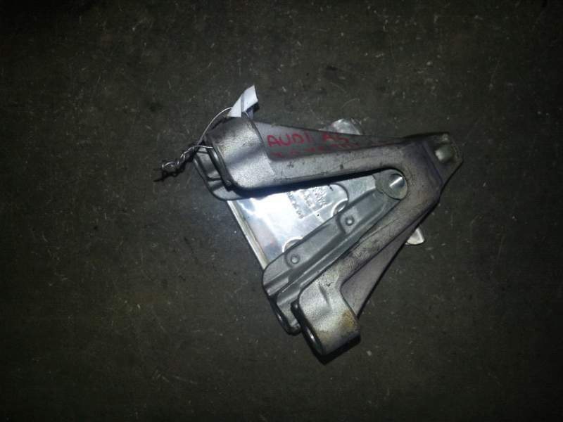 Supporto motore audi A5 3.0 TDI del 2008